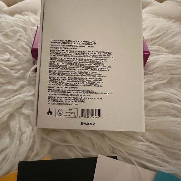 Victoria Beckham Fragrance Discovery Set - Picture 3 of 3